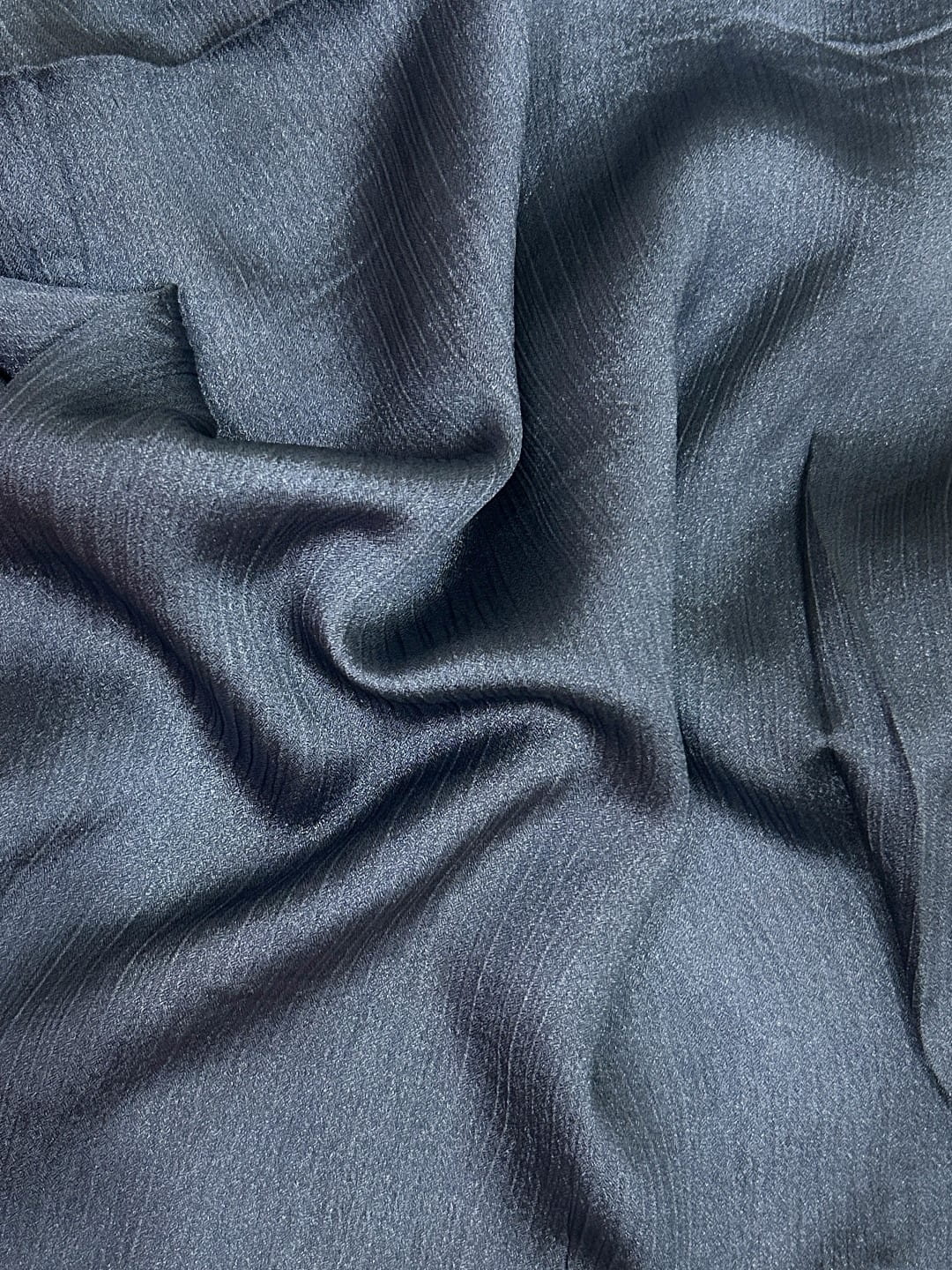 Crinkle Silk Hijab - Navy blue