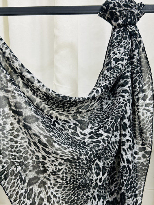 Premium Georgette Hijab – Monochrome Leopard